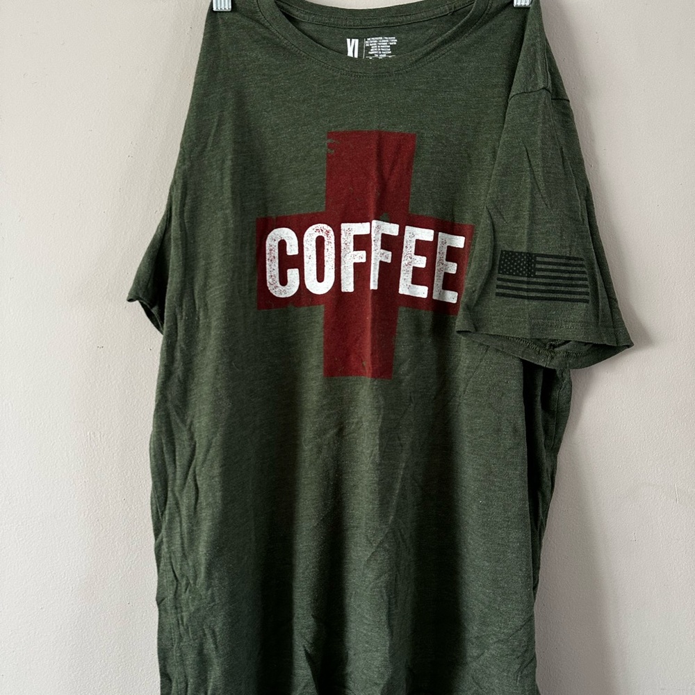 Bass Pro Shops Green Short Sleeve Tee with Red Graphic